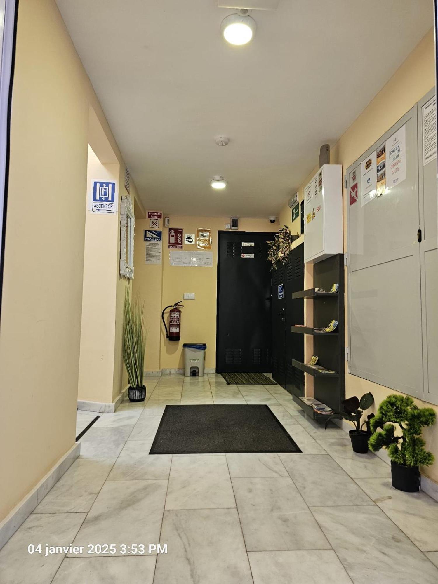 Apartamentos Turisticos Kenzamin Alicante Exterior foto
